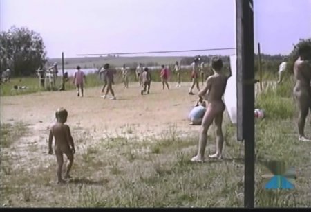 Miss Volleyball (family nudism, family naturism, young naturism, naked boys)