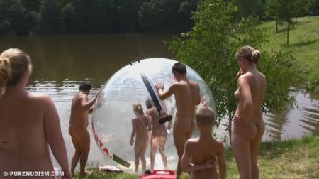 Daytime Family Picnic 1 (family nudism, family naturism, young naturism, naked girls, naked boys)