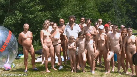 Daytime Family Picnic 3 (family nudism, family naturism, young naturism, naked girls, naked boys)