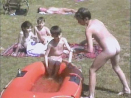 Kosovo 17, asylum seekers (family nudism, young naturism, naked boys, naked girls)