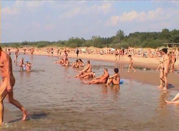 Dressed by the Sun (family nudism, family naturism, young naturism, naked girls, naked boys)