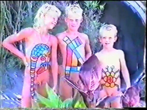 Three Norge on cors bodyart (family nudism, family naturism, young naturism)
