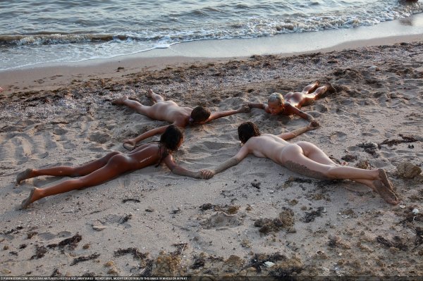Till The Dusk 4 (family nudism, family naturism, young naturism, naked boys, naked girls)