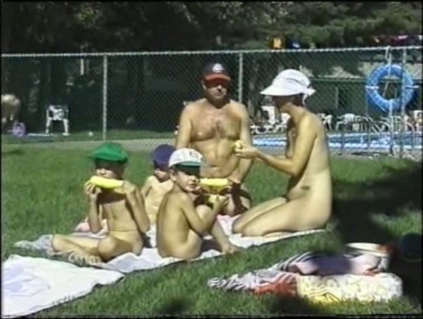 Sun Oasis 3 (family nudism, family naturism, young naturism, naked girls, naked boys)