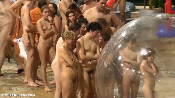 Sunday Night Party & Dance HD (family nudism, family naturism, young naturism, naked girls, naked boys)
