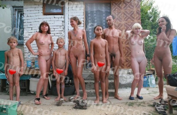 Summer Lake House (family nudism, family naturism, young naturism, naked boys, naked girls)