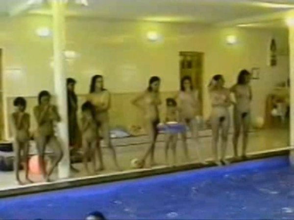 Granny nudist family (family nudism, family naturism, young naturism, naked boys, naked girls)